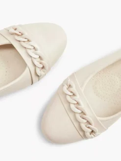 Easy Street Comfort Schoenen-Beige Pump Sierketting