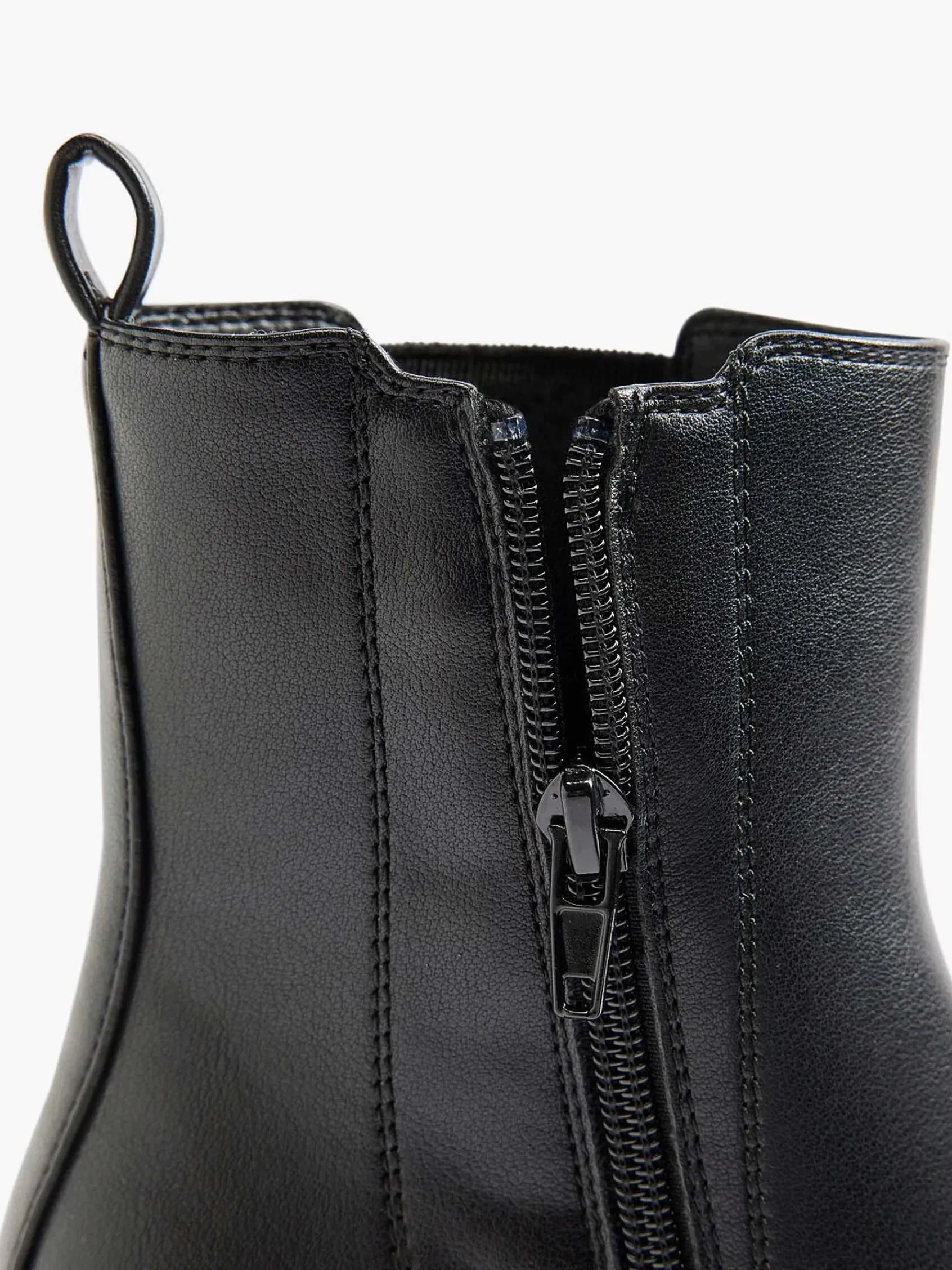 Graceland Enkellaarzen & Boots-Zwarte Chelsea Boot Hak